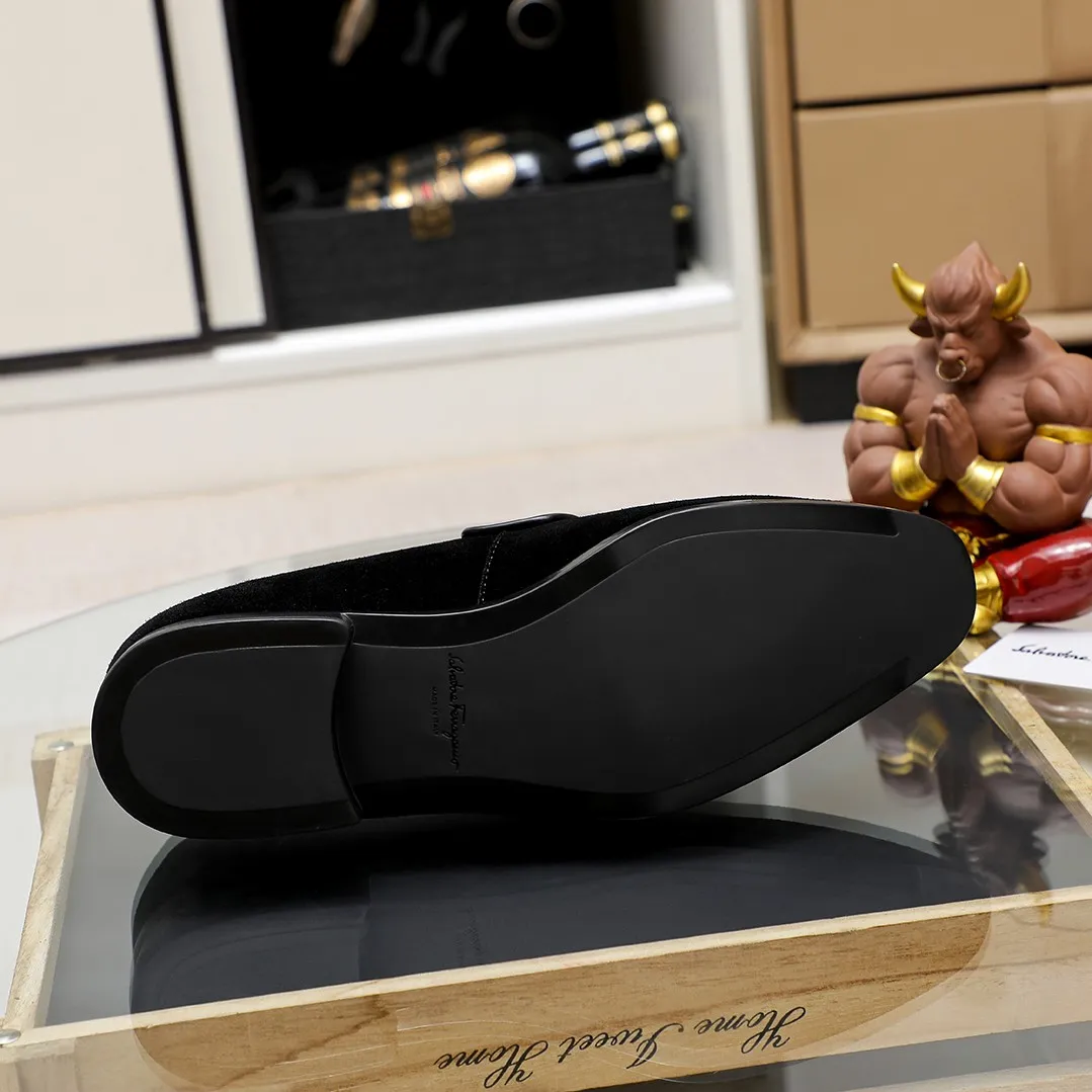 Men's shoes 💰600 🕷🕷🐂【Ferragamo】 Popular fashionable casual shoes🇨🇳Official website counter 1:1 production, original mold opening💯Good quality visible, imported high-end first-layer pebbled calfskin, water-dyed🐂leather lining🌿very clear texture, high-quality waterproof, non-slip and wear-resistant outsole🎋high quality and low price, truly handmade🍓, 3 colors available! Code number 38-44 (45. To be customized)